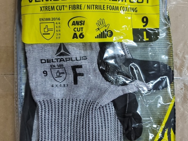 Delta Plus-VecutF01 Cut resistance gloves 防割手套(F級)